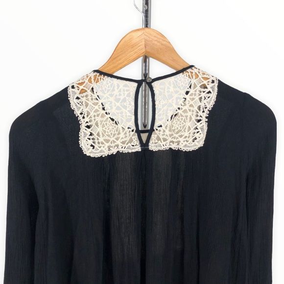 Free People Crochet Bib Neck Black Gauze Flowy Boho Top size XS - Picture 3 of 9